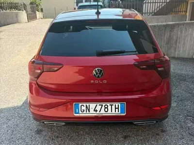 Usata VW Polo R-line 95 CV (69 kW) 2023 Rosso Utilitaria