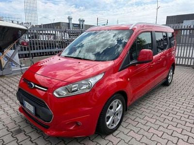 Begagnad Ford Tourneo Connect Titanium 120 HK (88 kW) 2016 Röd Minibuss
