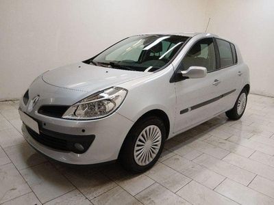 Argento Usata 2009 Renault Clio II LE Berlina | 5990 € (Molto cara)