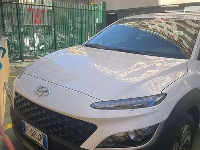 Käytetty Hyundai Kona 105 HP (77 kW) 2022 Valkoinen Katumaasturi