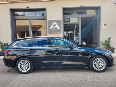 Usata BMW 318 Luxury Line 150 CV (110 kW) 2022 Nero Station wagon