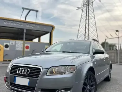 Usata Audi A4 Comfort 140 CV (102 kW) 2005 Grigio Berlina