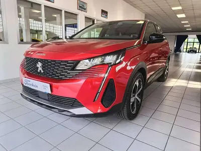 Usata Peugeot 3008 Allure 131 CV (96 kW) 2022 Rosso SUV