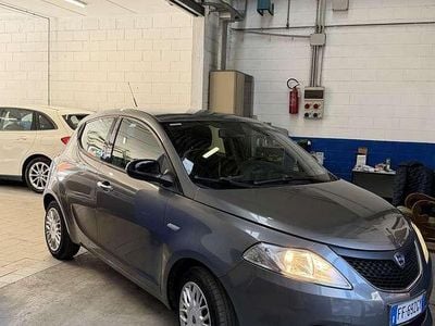 Usata Lancia Ypsilon Platinum 69 CV (50 kW) 2016 Other Utilitaria
