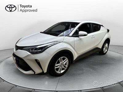 Usata Toyota C-HR Active 122 CV (89 kW) 2022 Bianco SUV