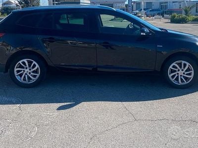 Usata Renault Mégane III LIMITED 110 CV (80 kW) 2015 Nero Station wagon