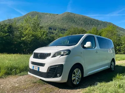 Begagnad Peugeot Traveller 177 HK (130 kW) 2019 Vit Minibuss