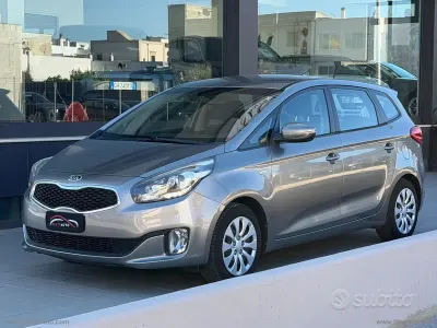 Usata Kia Carens 115 CV (84 kW) 2015 Grigio Monovolume