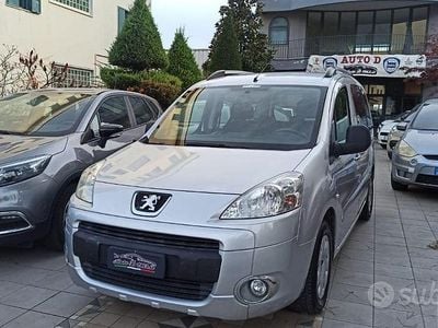 Usata Peugeot Partner Premium 90 CV (66 kW) 2010 Grigio Monovolume
