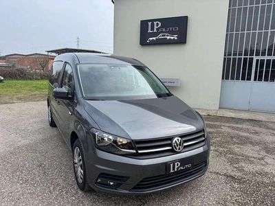 Usata VW Caddy Comfortline 102 CV (75 kW) 2017 Grigio Monovolume