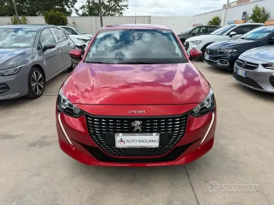 Usata Peugeot 208 Allure 75 CV (55 kW) 2022 Rosso Utilitaria