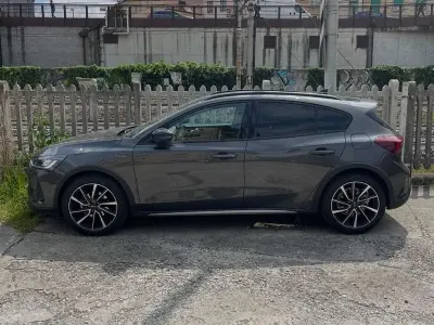 Usata Ford Focus Active 125 CV (91 kW) 2022 Grigio Berlina