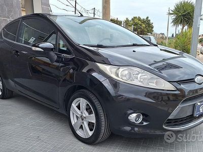Usata Ford Fiesta Titanium 69 CV (50 kW) 2008 Nero Utilitaria
