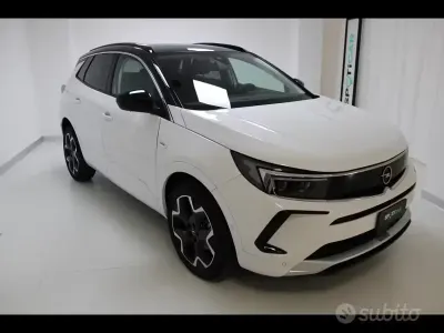 Usata Opel Grandland X Ultimate 131 CV (96 kW) 2024 Grigio SUV