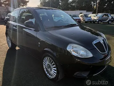 Usata Lancia Ypsilon 60 CV (44 kW) 2010 Nero Utilitaria