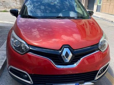Usata Renault Captur 90 CV (66 kW) 2015 Rosso SUV