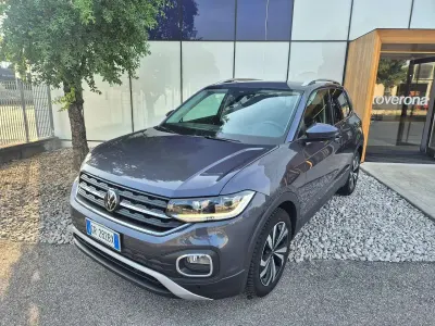 Usata VW T-Cross Advance 110 CV (80 kW) 2023 Smoke grey metallic SUV