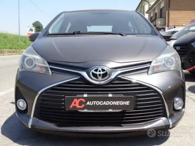 Usata Toyota Yaris 69 CV (50 kW) 2017 Grigio Berlina
