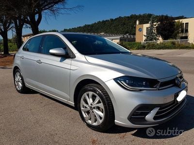 Usata VW Polo Style 95 CV (69 kW) 2023 Grigio Utilitaria