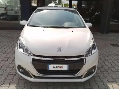 Usata Peugeot 208 Active 82 CV (60 kW) 2018 Bianco Utilitaria