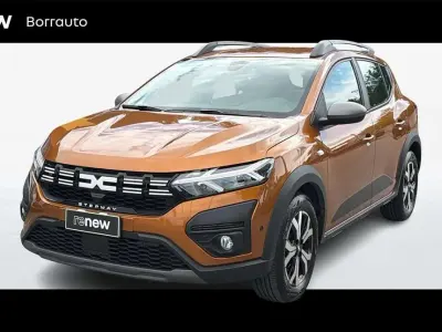 Usata Dacia Sandero Expression 101 CV (74 kW) 2023 Arancione Berlina