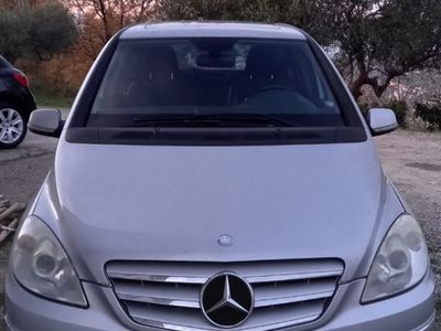 Mercedes B200