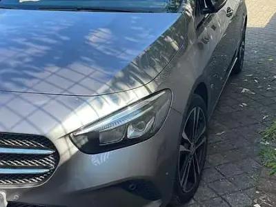 Usata Mercedes B180 136 CV (100 kW) 2020 Grigio Utilitaria