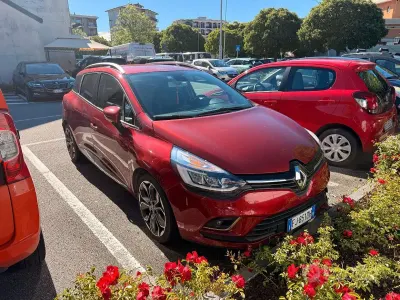 Usata Renault Clio GrandTour 90 CV (66 kW) 2017 Rosso Station wagon