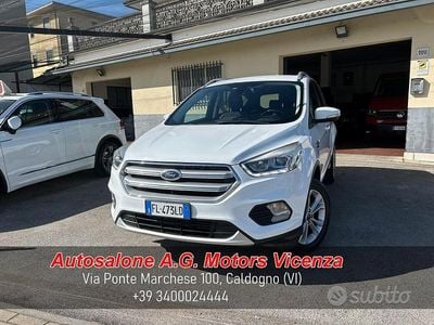 Gebraucht Ford Kuga Titanium 150 PS (110 kW) 2017 Weiß SUV