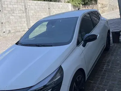Usata Renault Clio V 90 CV (66 kW) 2025 Bianco Berlina