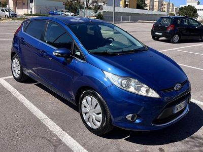 Usata Ford Fiesta Titanium 68 CV (50 kW) 2009 Blu/azzurro Utilitaria