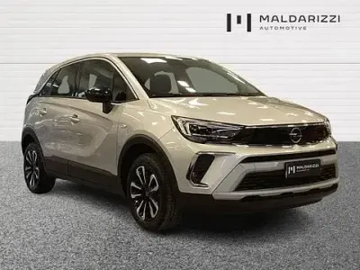 Usata Opel Crossland Elegance 110 CV (80 kW) 2024 Grigio SUV