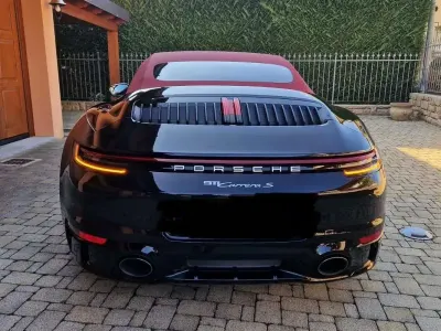 Usata Porsche 992 450 CV (330 kW) 2021 Nero Cabrio