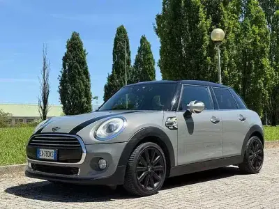 Usata Mini Cooper D Business 116 CV (85 kW) 2014 Grigio Utilitaria