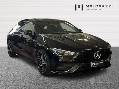 Usado Mercedes CLA200 Shooting Brake Premium 150 CV (110 kW) 2023 Negro Familiar