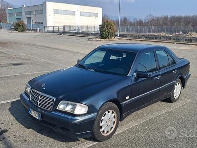 Usata Mercedes C200 136 CV (100 kW) 1999 Nero Berlina
