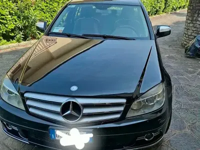 Usata Mercedes C220 Avantgarde 170 CV (125 kW) 2007 Nero Berlina