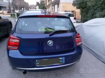 Usata BMW 118 Sport Line 170 CV (125 kW) 2011 Blu/azzurro Utilitaria