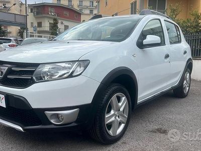 Usata Dacia Sandero Stepway 90 CV (66 kW) 2016 Bianco Berlina