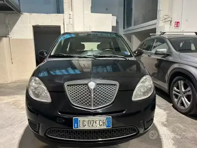Usata Lancia Ypsilon 102 CV (75 kW) 2007 Nero Utilitaria