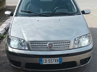 Usata Fiat Punto 69 CV (50 kW) 2003 Grigio Berlina