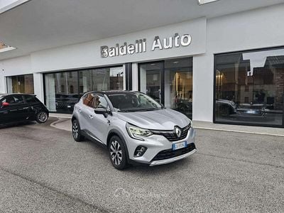 Usata Renault Captur Techno 91 CV (66 kW) 2024 Argento metallizzato SUV