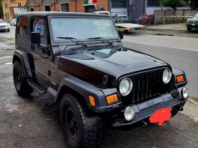 Usata Jeep Wrangler Sport 118 CV (86 kW) 1998 Nero SUV