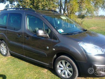 Usata Peugeot Partner Outdoor 99 CV (72 kW) 2015 Marrone Monovolume