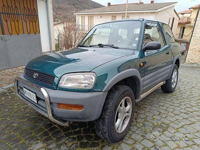 Begagnad Toyota RAV4 128 HK (94 kW) 1997 Grön SUV