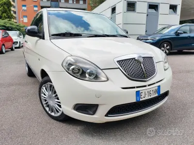 Usata Lancia Ypsilon 69 CV (50 kW) 2011 Bianco Utilitaria