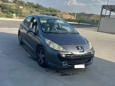 Usata Peugeot 207 73 CV (53 kW) 2008 Grigio Berlina