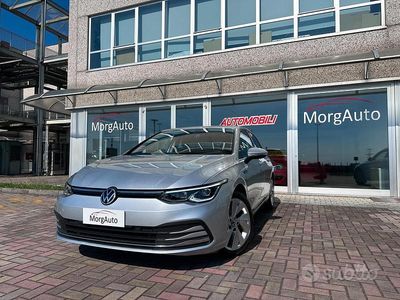 Argento Usata 2021 VW Golf VIII Style Berlina | 22.490 € (Buon prezzo)