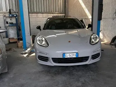 Usata Porsche Panamera 420 CV (308 kW) 2013 Grigio Utilitaria