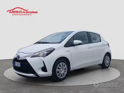 Usata Toyota Yaris Hybrid Business Edition 92 CV (67 kW) 2019 Bianco Berlina